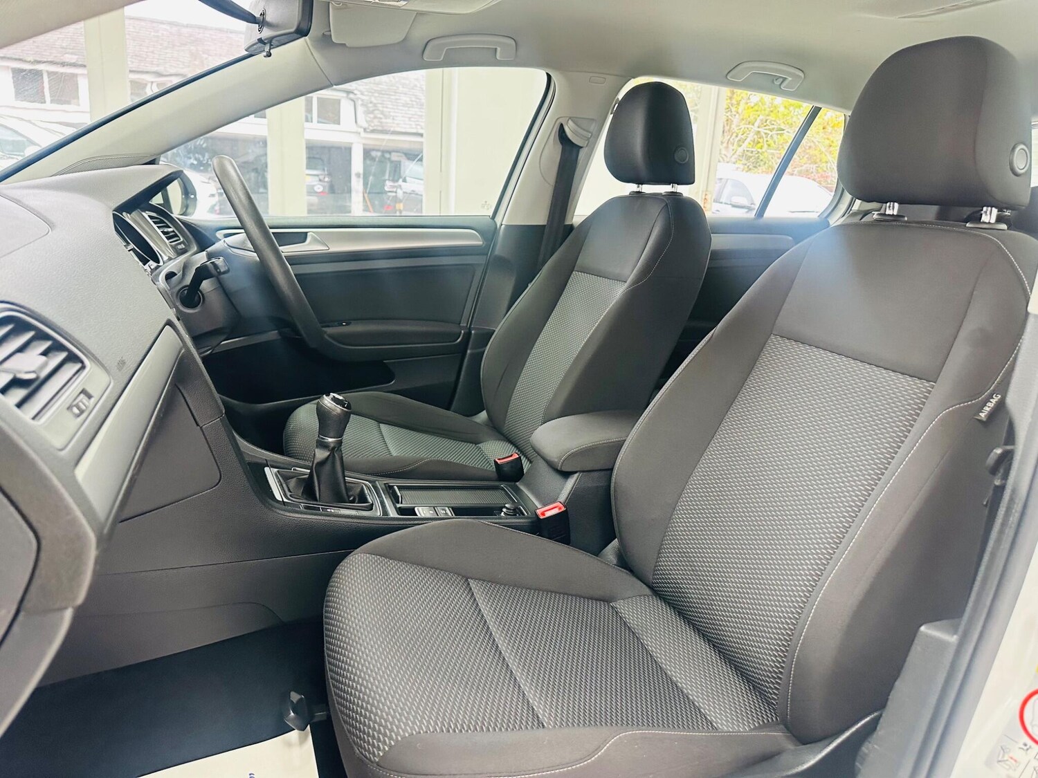Used Volkswagen Golf 2017 for sale - 76314677: Photo 24
