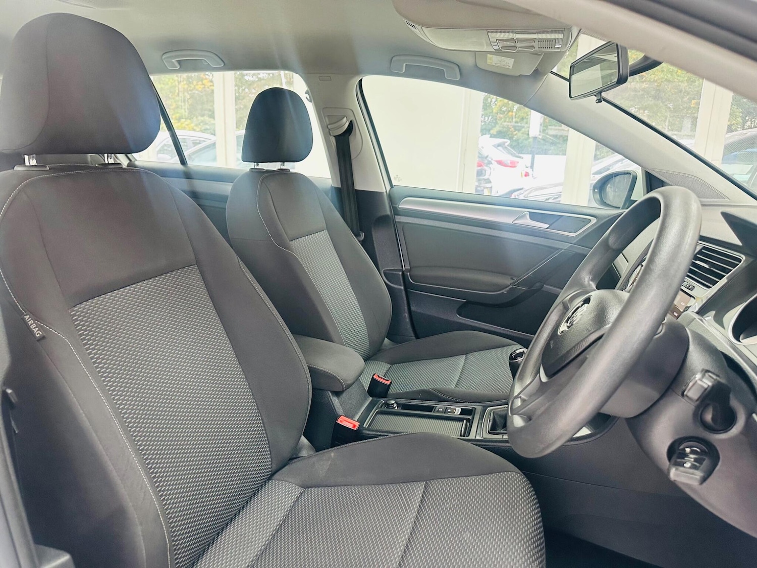 Used Volkswagen Golf 2017 for sale - 76314677: Photo 30