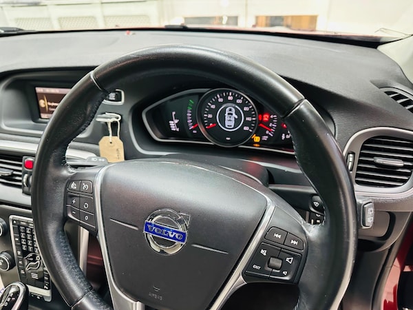 Used Volvo V40 Cross Country 2015 for sale - 76259831: Photo 10