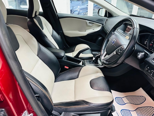 Used Volvo V40 Cross Country 2015 for sale - 76259831: Photo 12
