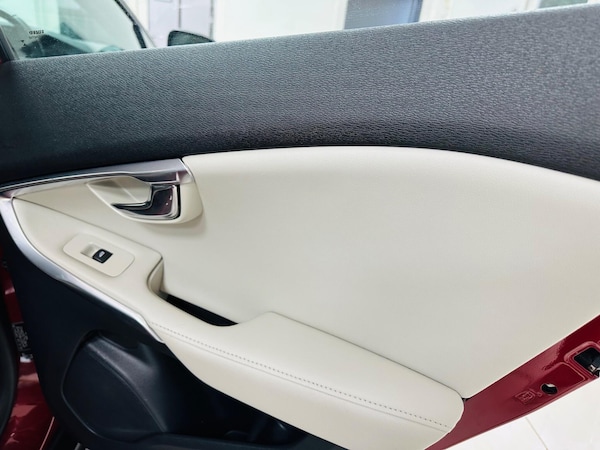 Used Volvo V40 Cross Country 2015 for sale - 76259831: Photo 15