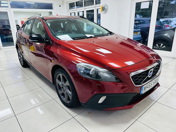 Used Volvo V40 Cross Country 2015 for sale - 76259831: Photo 1