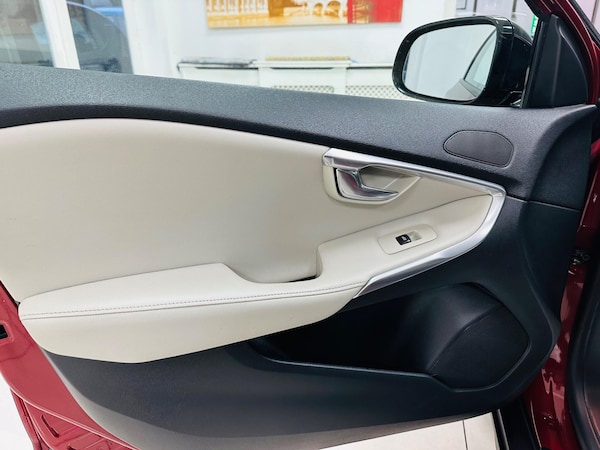 Used Volvo V40 Cross Country 2015 for sale - 76259831: Photo 23