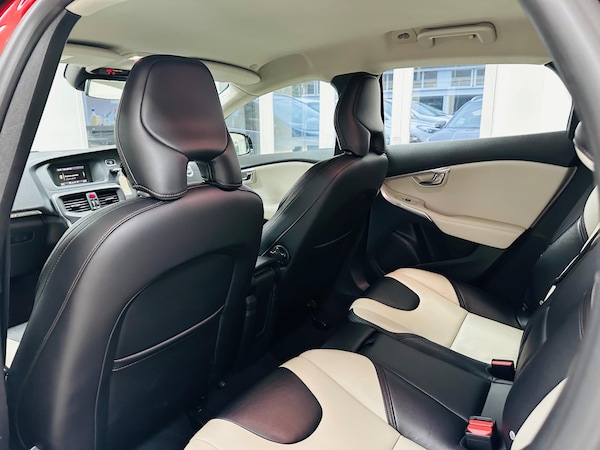 Used Volvo V40 Cross Country 2015 for sale - 76259831: Photo 27