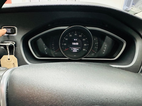 Used Volvo V40 Cross Country 2015 for sale - 76259831: Photo 8