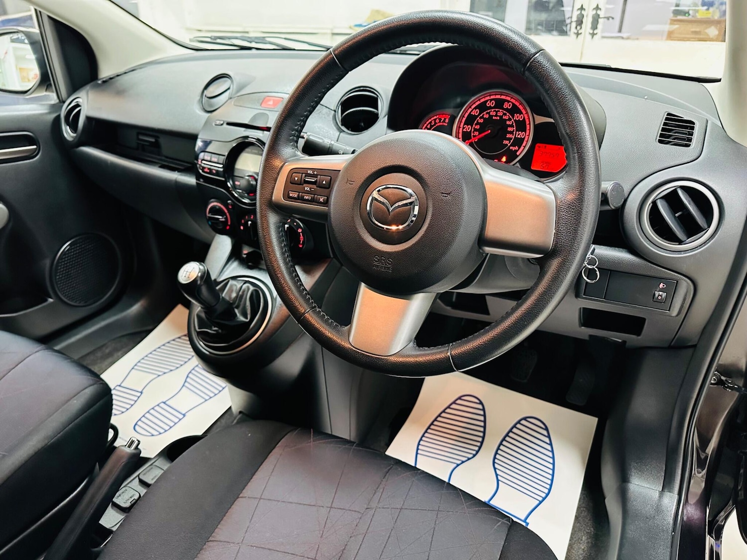 Used Mazda Mazda2 2013 for sale - 76752775: Photo 16