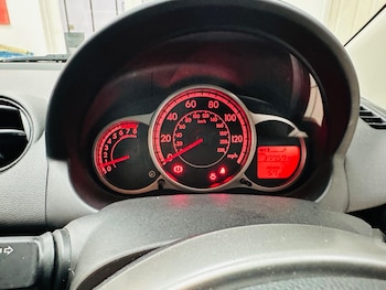 Used Mazda Mazda2 2013 for sale - 76752775: Photo