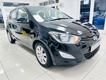 Used Hyundai i20 2014 for sale - 76976094: Photo