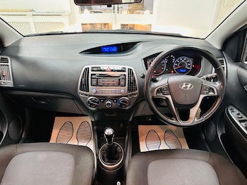 Used Hyundai i20 2014 for sale - 76976094: Photo