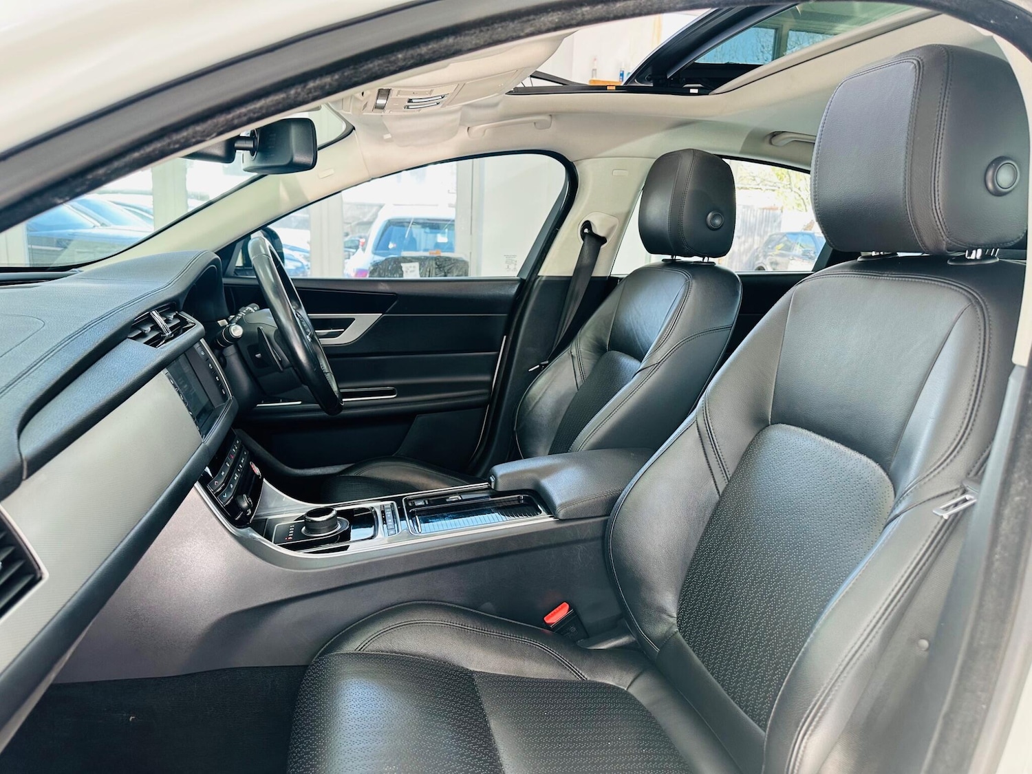 Used Jaguar XF 2016 for sale - 77670428: Photo 26