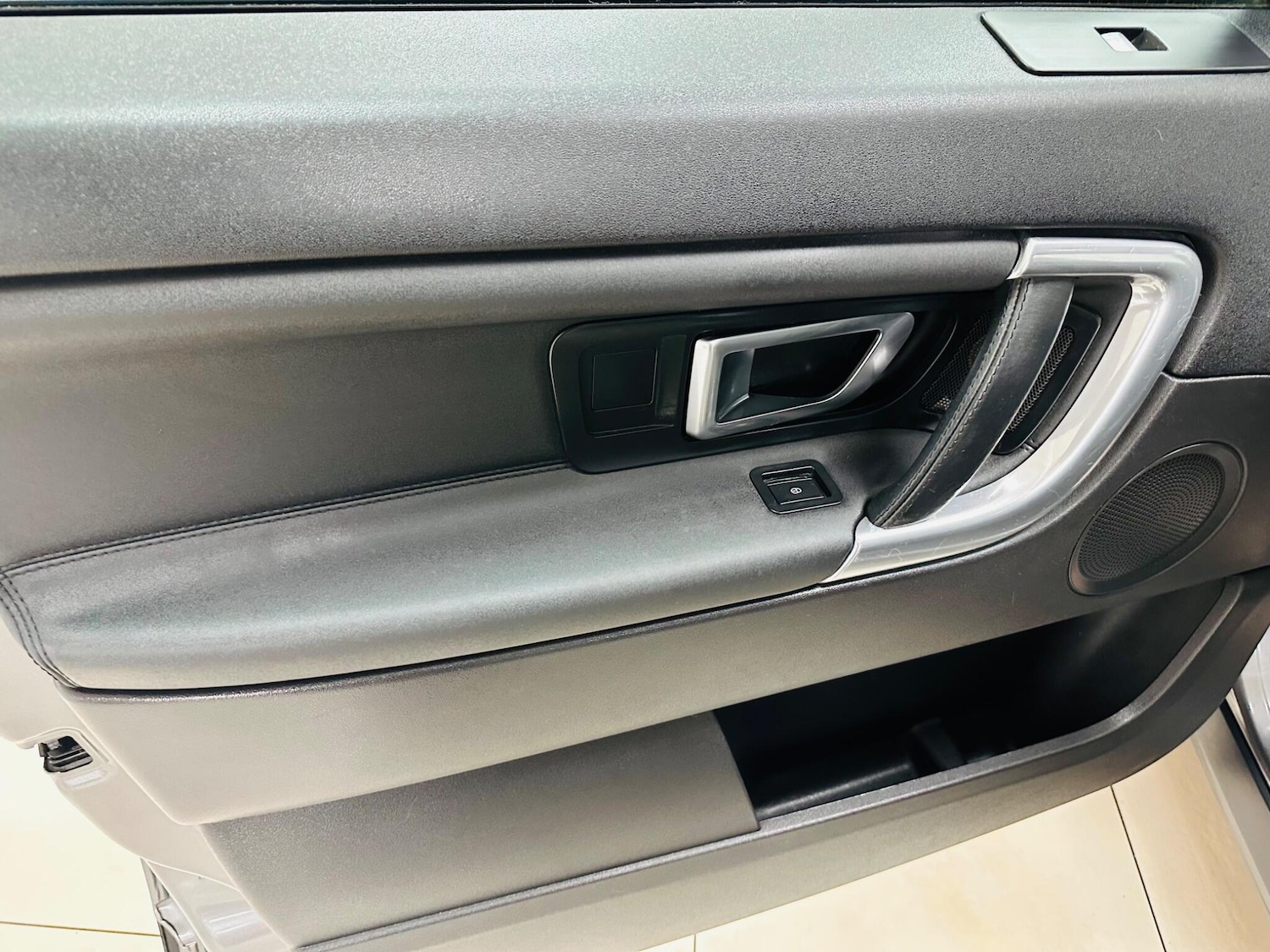 Used Land Rover Discovery Sport 2016 for sale - 76855626: Photo 42