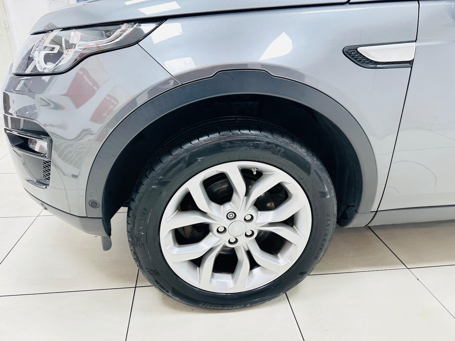Used Land Rover Discovery Sport 2016 for sale - 76855626: Photo 9