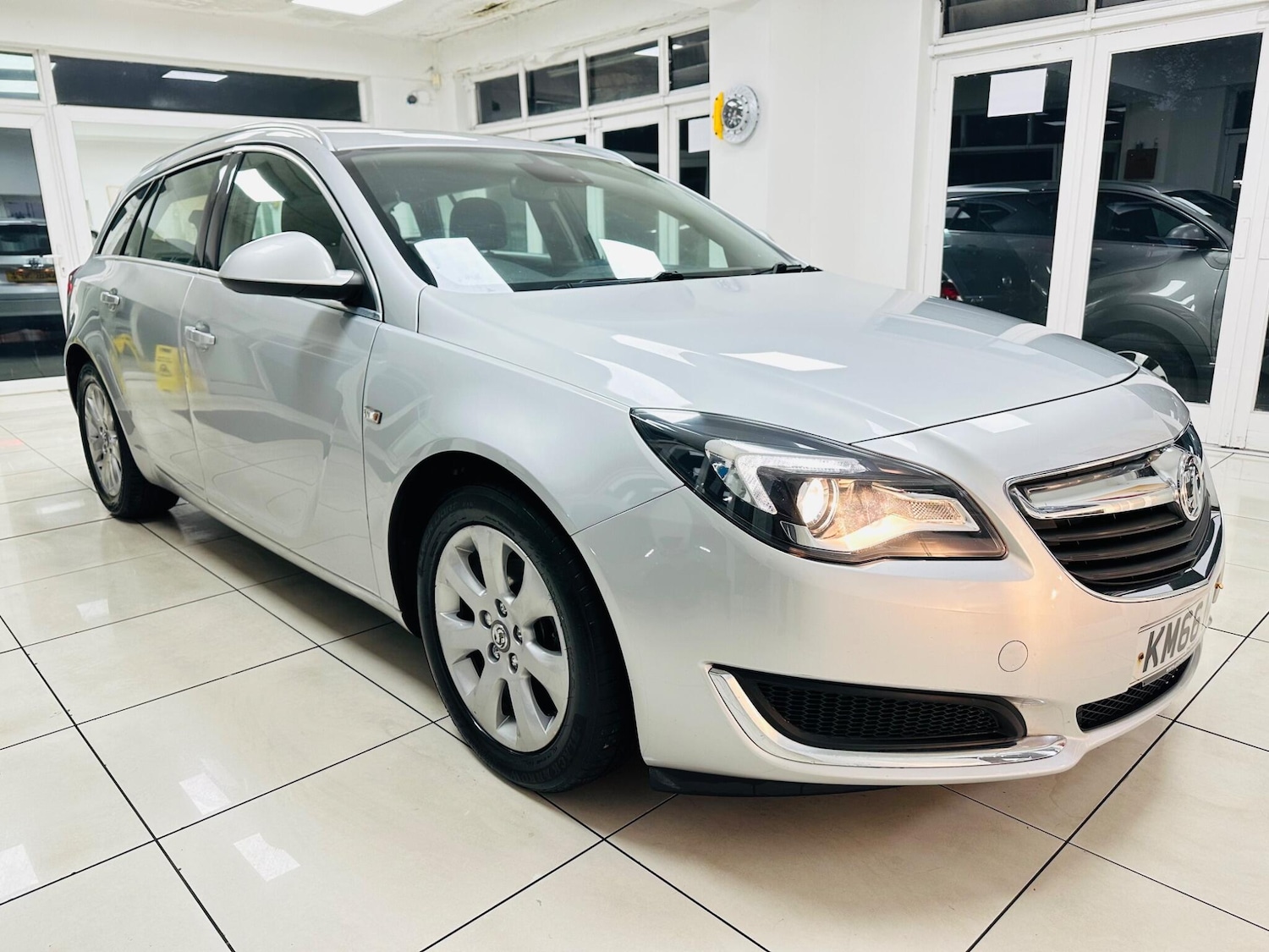 Used Vauxhall Insignia 2016 for sale - 76377863: Photo 1