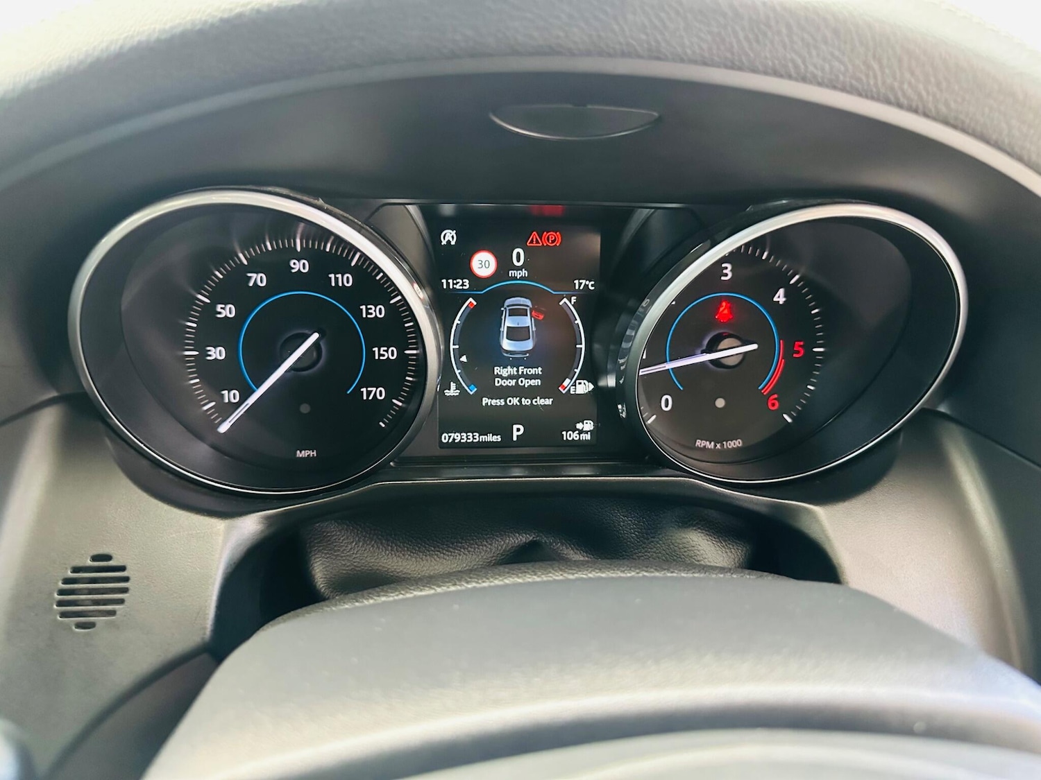 Used Jaguar XF 2017 for sale - 78171279: Photo 4