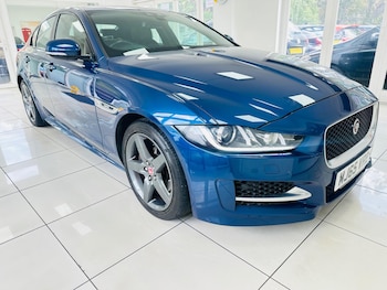 Used Jaguar XE 2015 for sale - 79401274: Photo