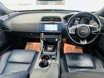Used Jaguar XE 2015 for sale - 79401274: Photo