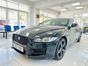 Used Jaguar XE 2017 for sale - 78999355: Photo