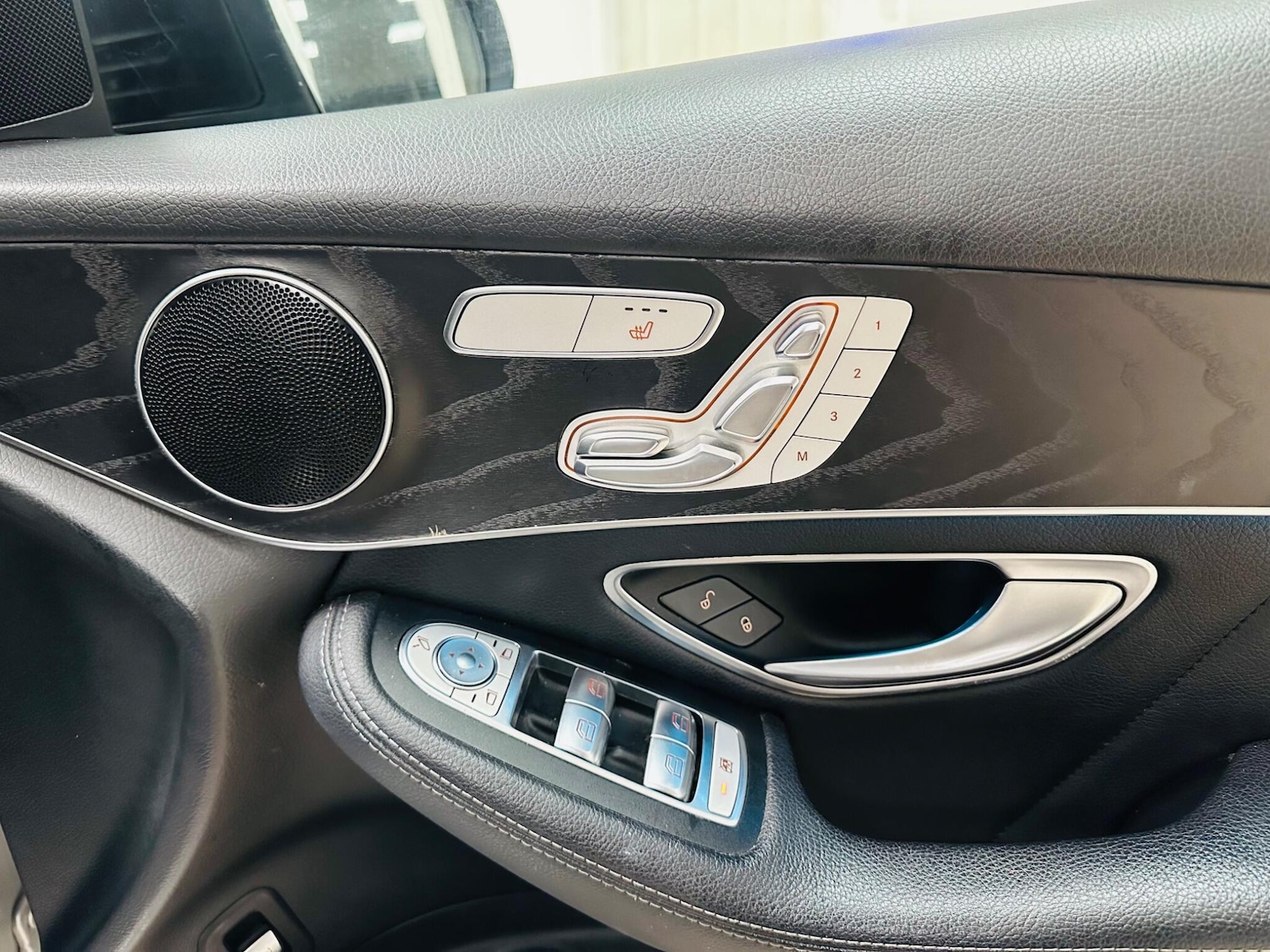 Used Mercedes-Benz GLC 2018 for sale - 77358894: Photo 24