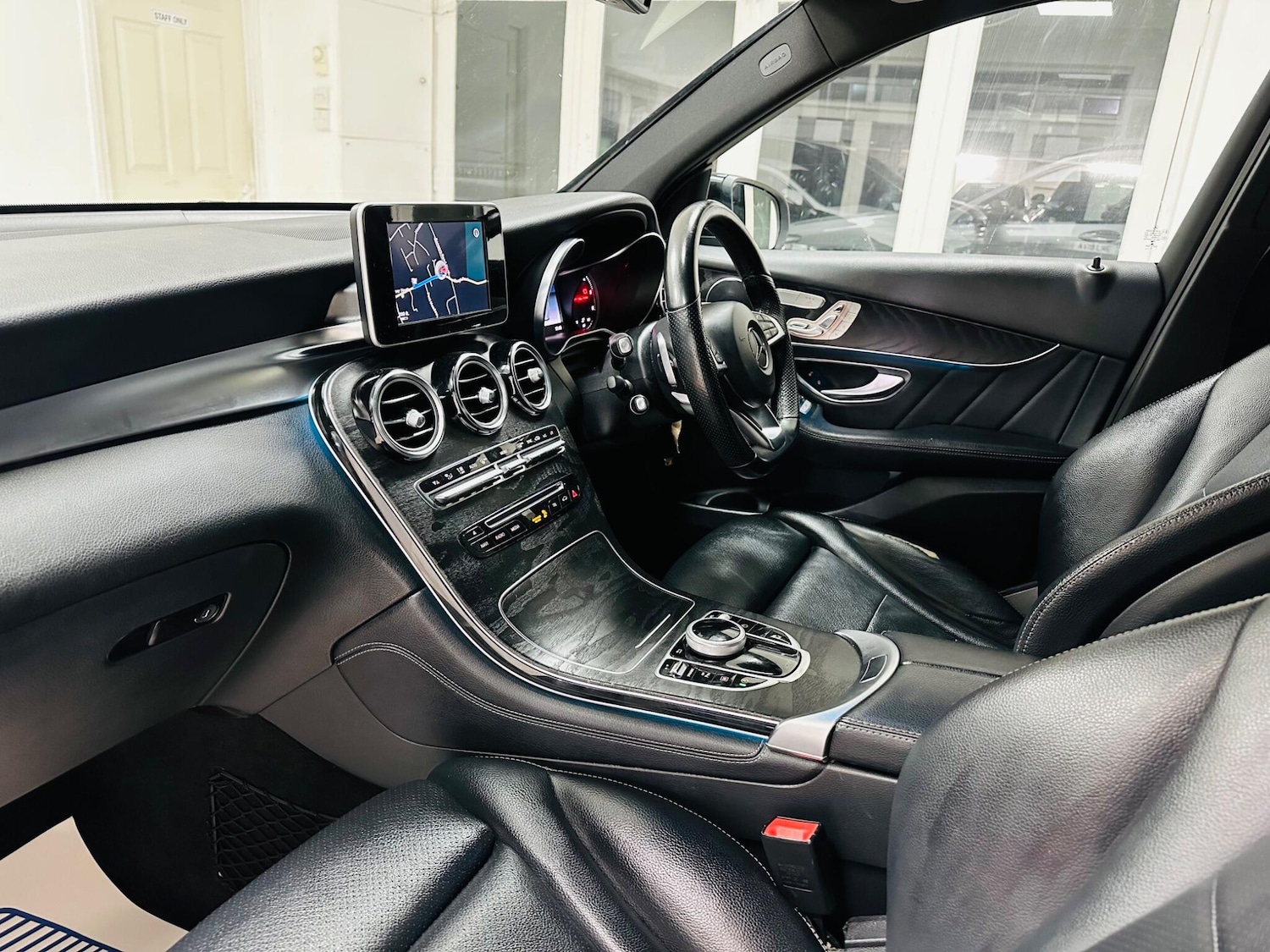 Used Mercedes-Benz GLC 2018 for sale - 77358894: Photo 44