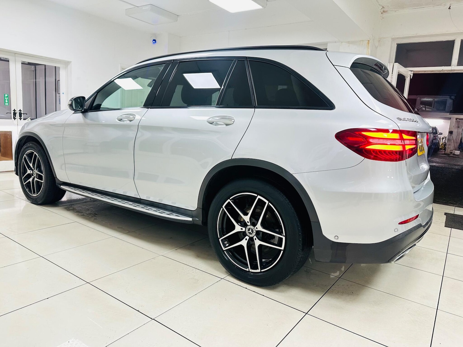 Used Mercedes-Benz GLC 2018 for sale - 77358894: Photo 5