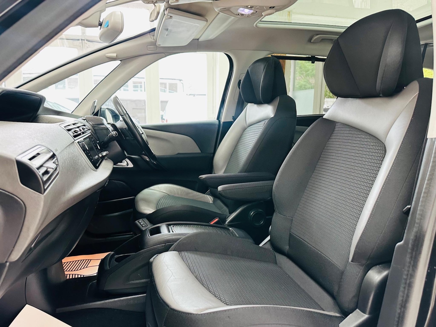 Used Citroen C4 Grand Picasso 2019 for sale - 76440342: Photo 32