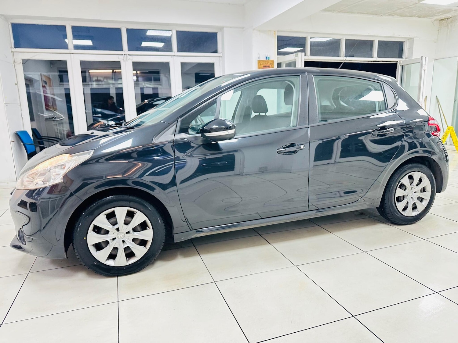 Used Peugeot 208 2012 for sale - 77016967: Photo 17