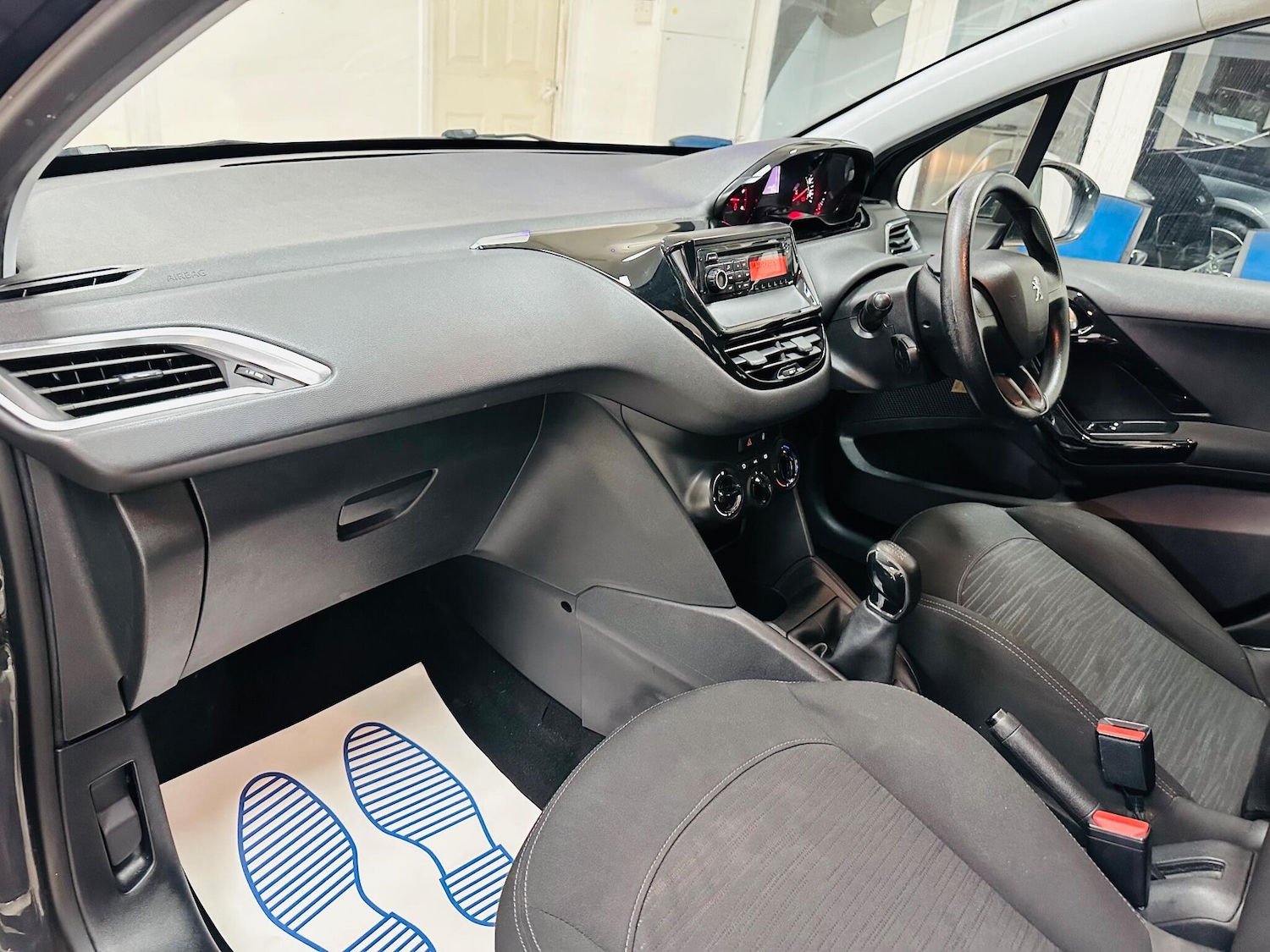 Used Peugeot 208 2012 for sale - 77016967: Photo 22