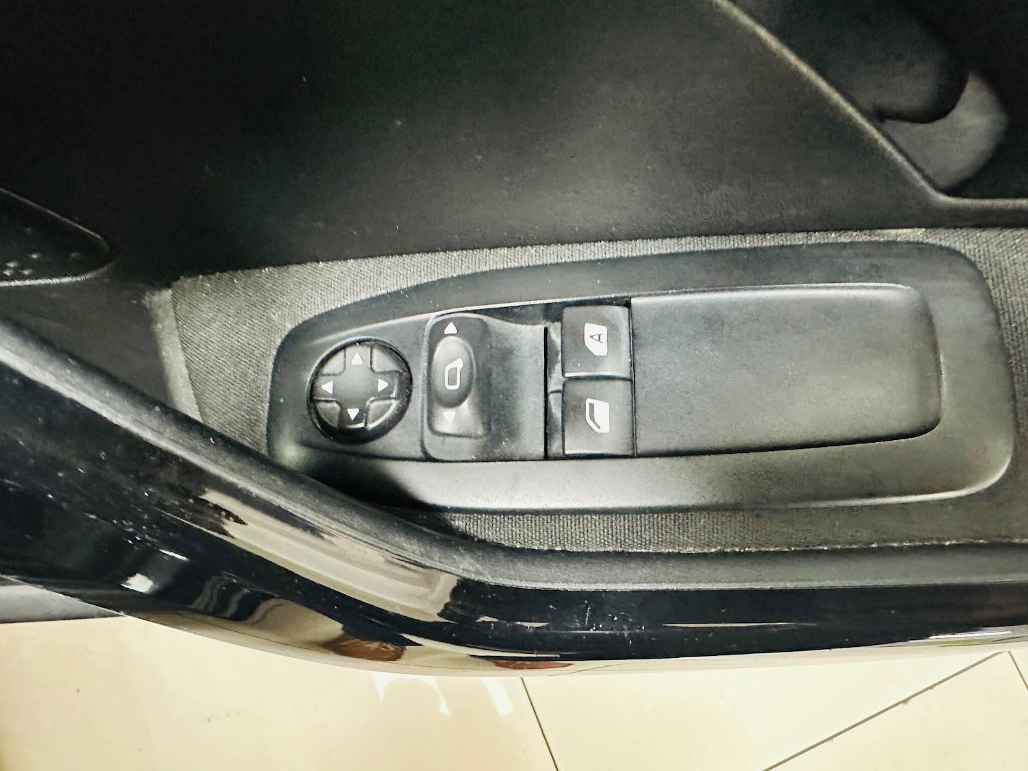 Used Peugeot 208 2012 for sale - 77016967: Photo 28