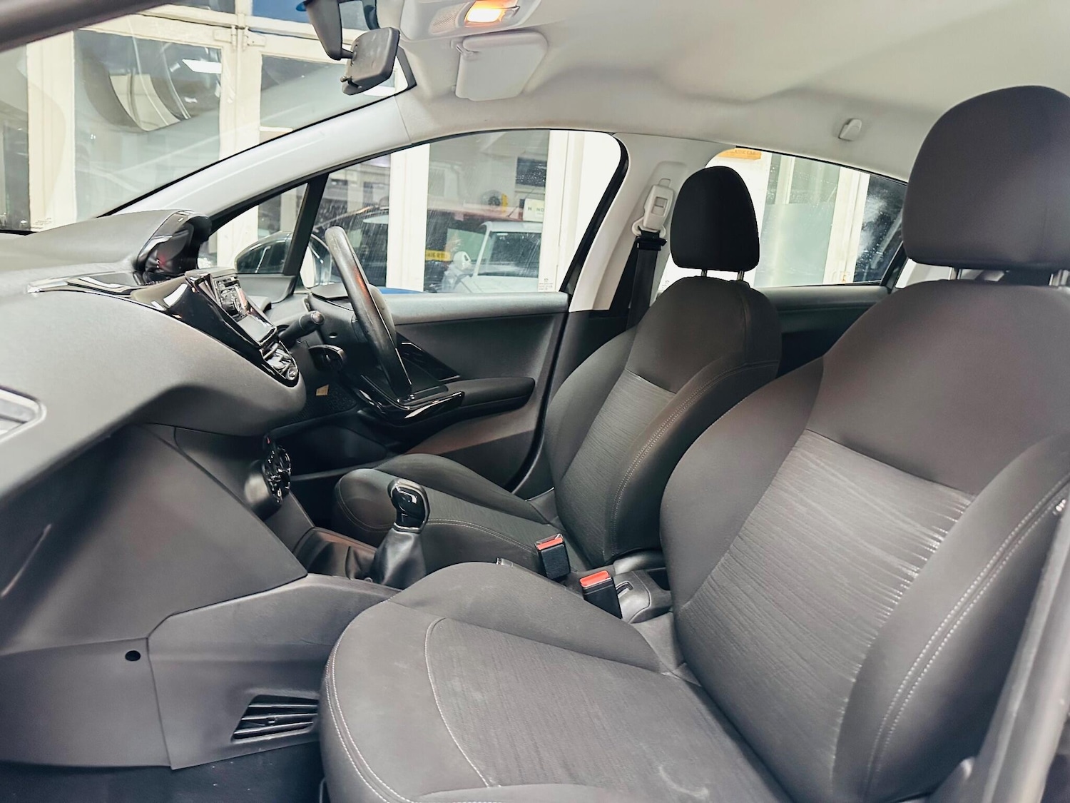 Used Peugeot 208 2012 for sale - 77016967: Photo 32