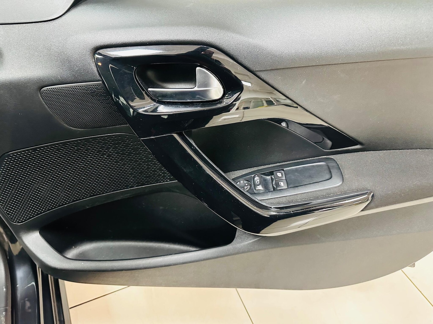 Used Peugeot 208 2012 for sale - 77016967: Photo 37