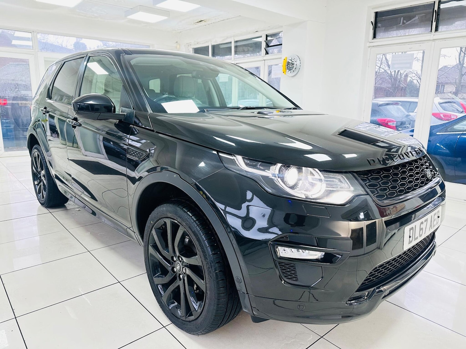 Used Land Rover Discovery Sport 2017 for sale - 76964328: Photo 1