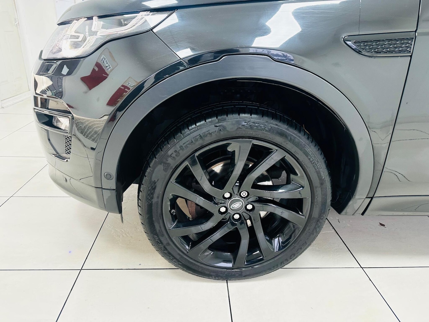 Used Land Rover Discovery Sport 2017 for sale - 76964328: Photo 11