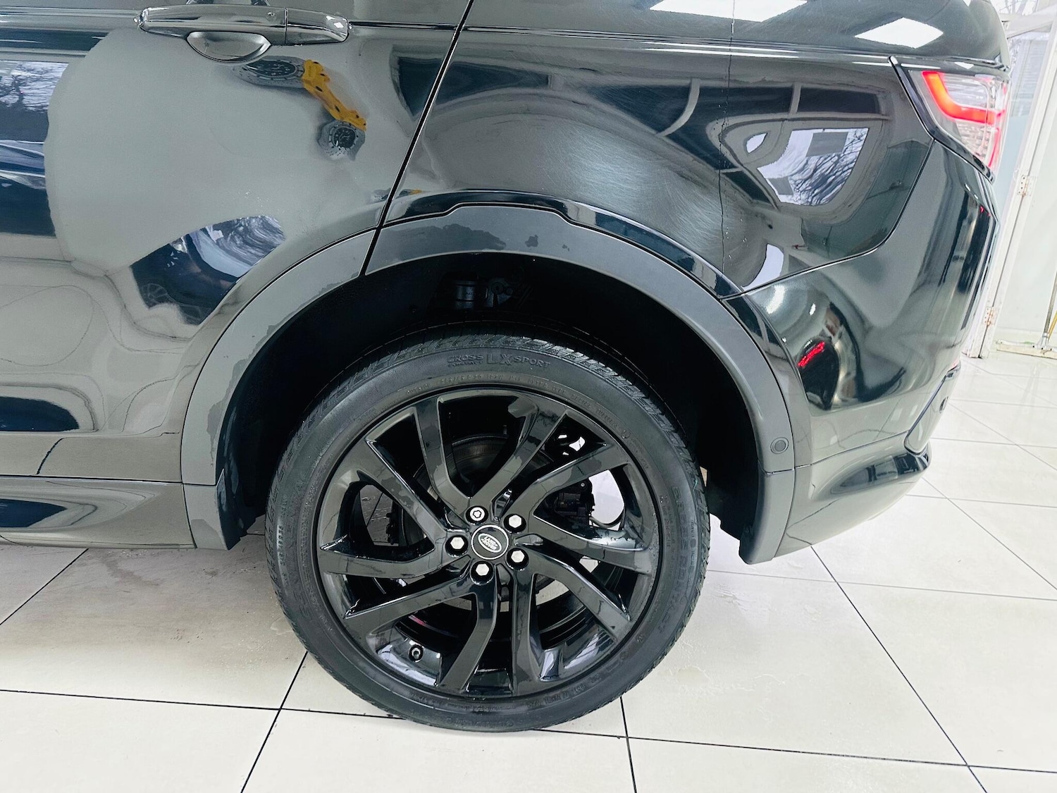 Used Land Rover Discovery Sport 2017 for sale - 76964328: Photo 12