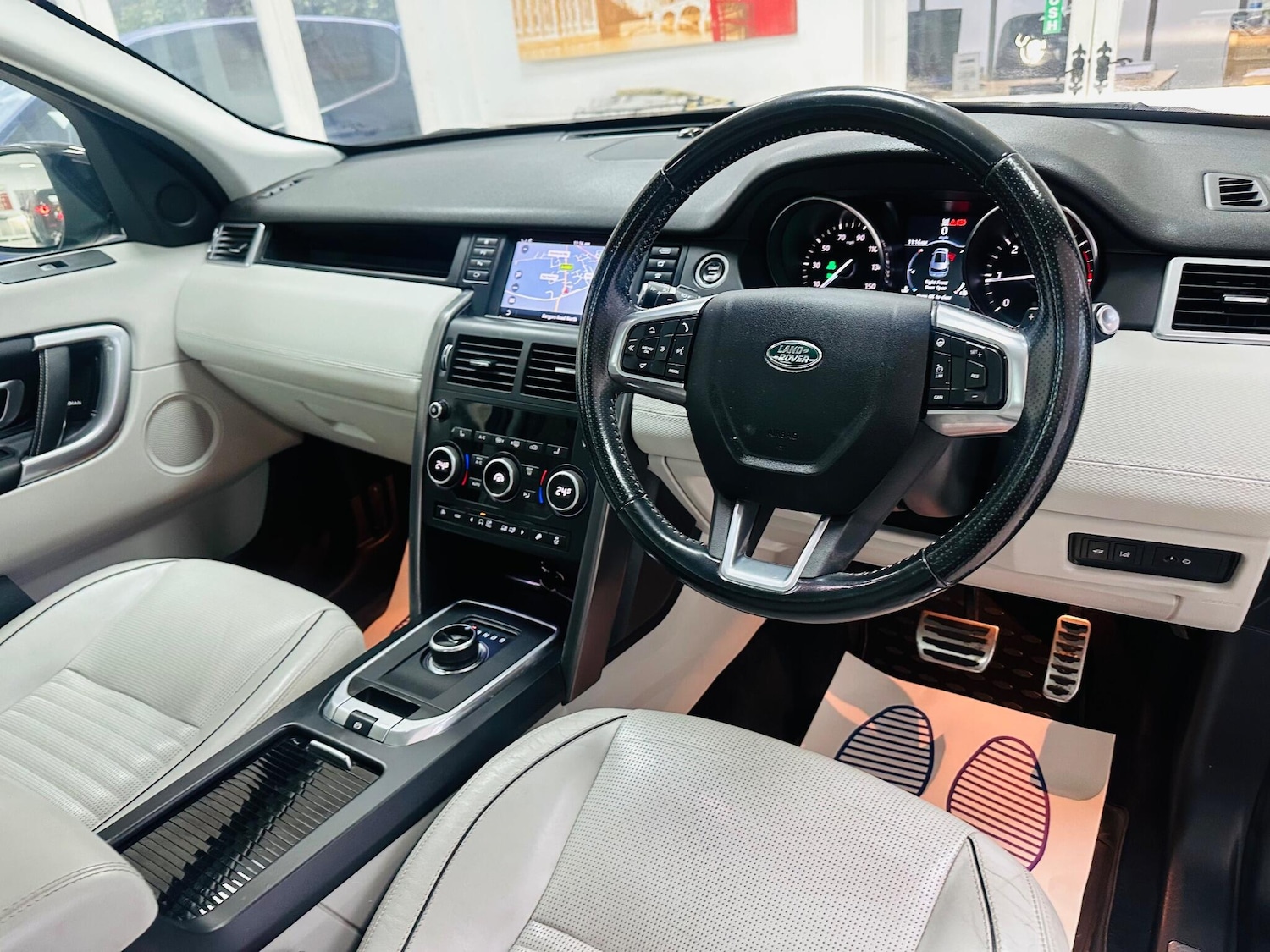 Used Land Rover Discovery Sport 2017 for sale - 76964328: Photo 24