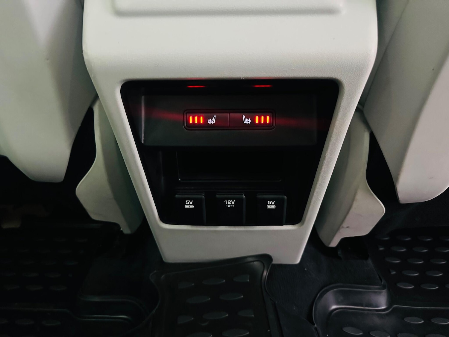 Used Land Rover Discovery Sport 2017 for sale - 76964328: Photo 26