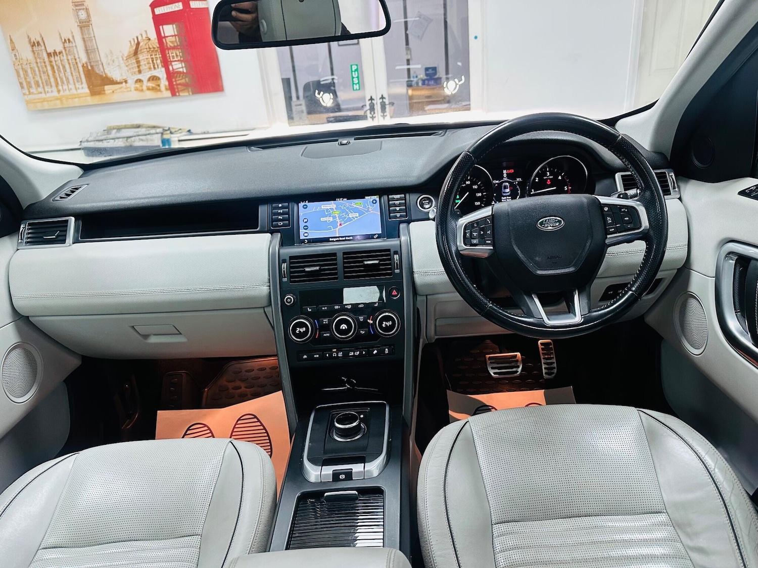 Used Land Rover Discovery Sport 2017 for sale - 76964328: Photo 3