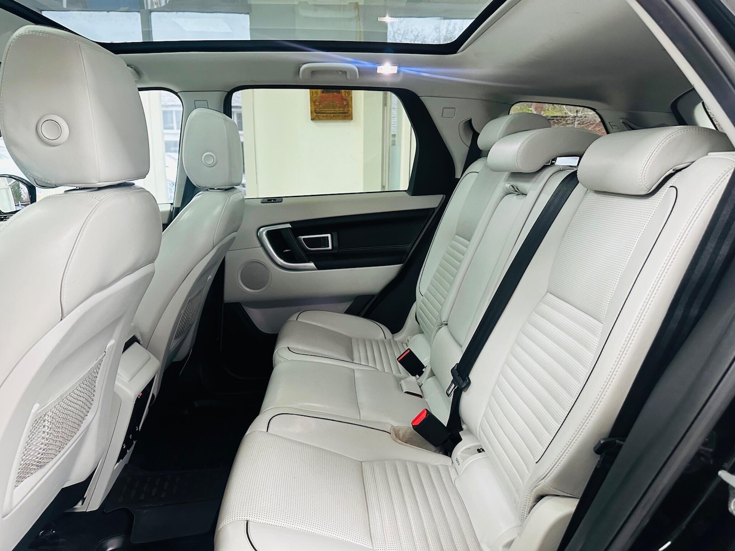 Used Land Rover Discovery Sport 2017 for sale - 76964328: Photo 31