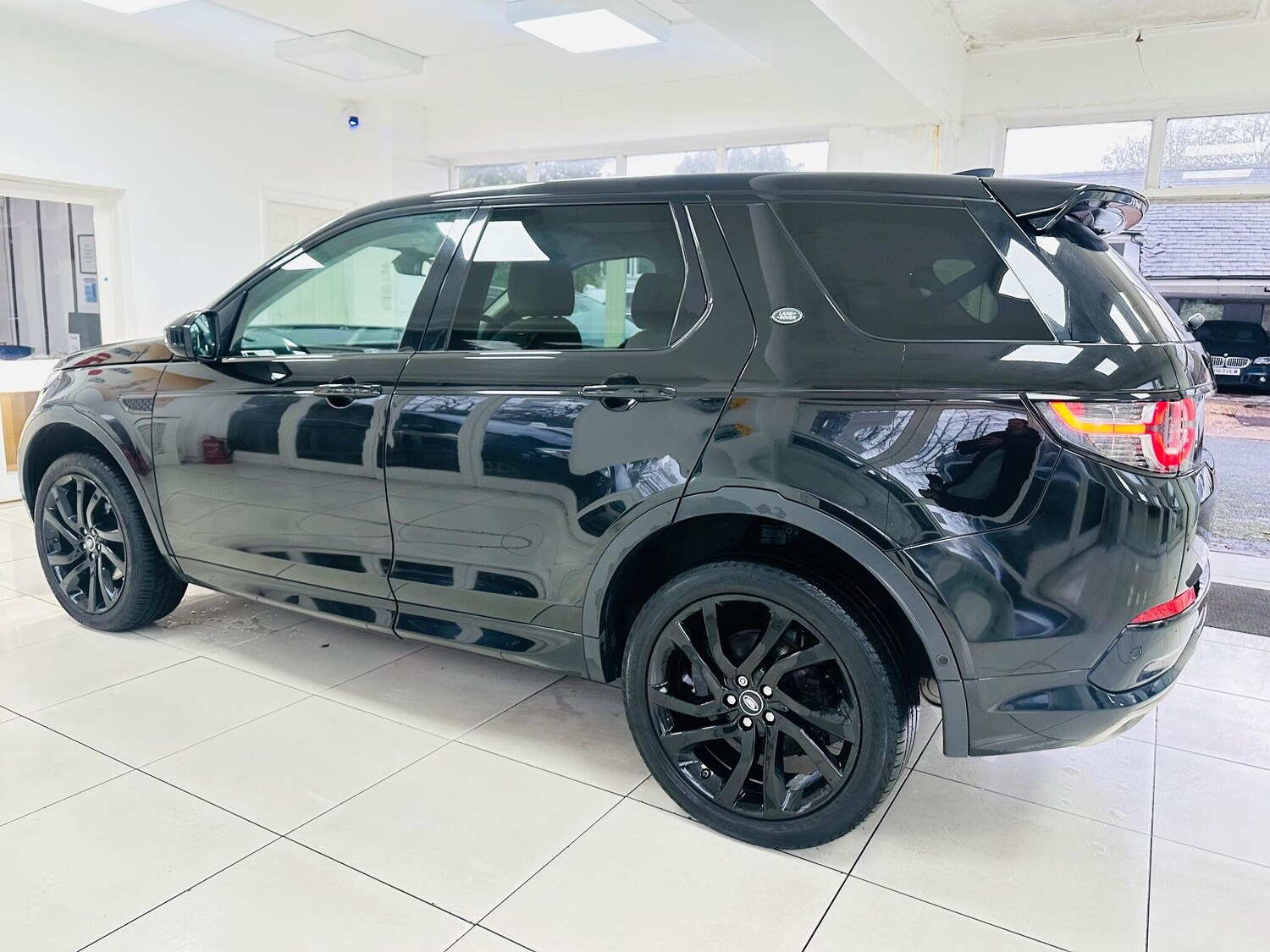Used Land Rover Discovery Sport 2017 for sale - 76964328: Photo 32