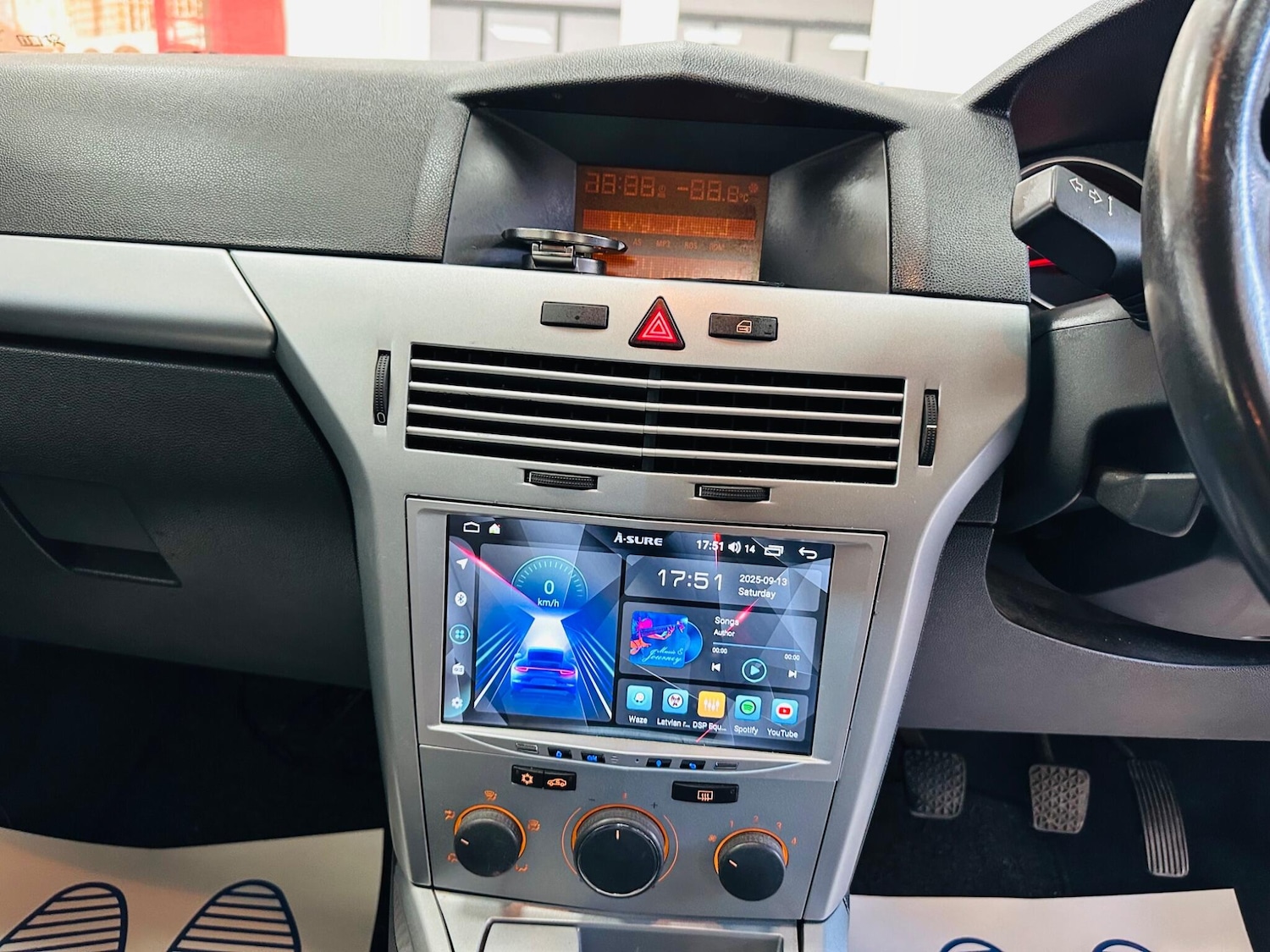 Used Vauxhall Astra 2010 for sale - 75950072: Photo 19