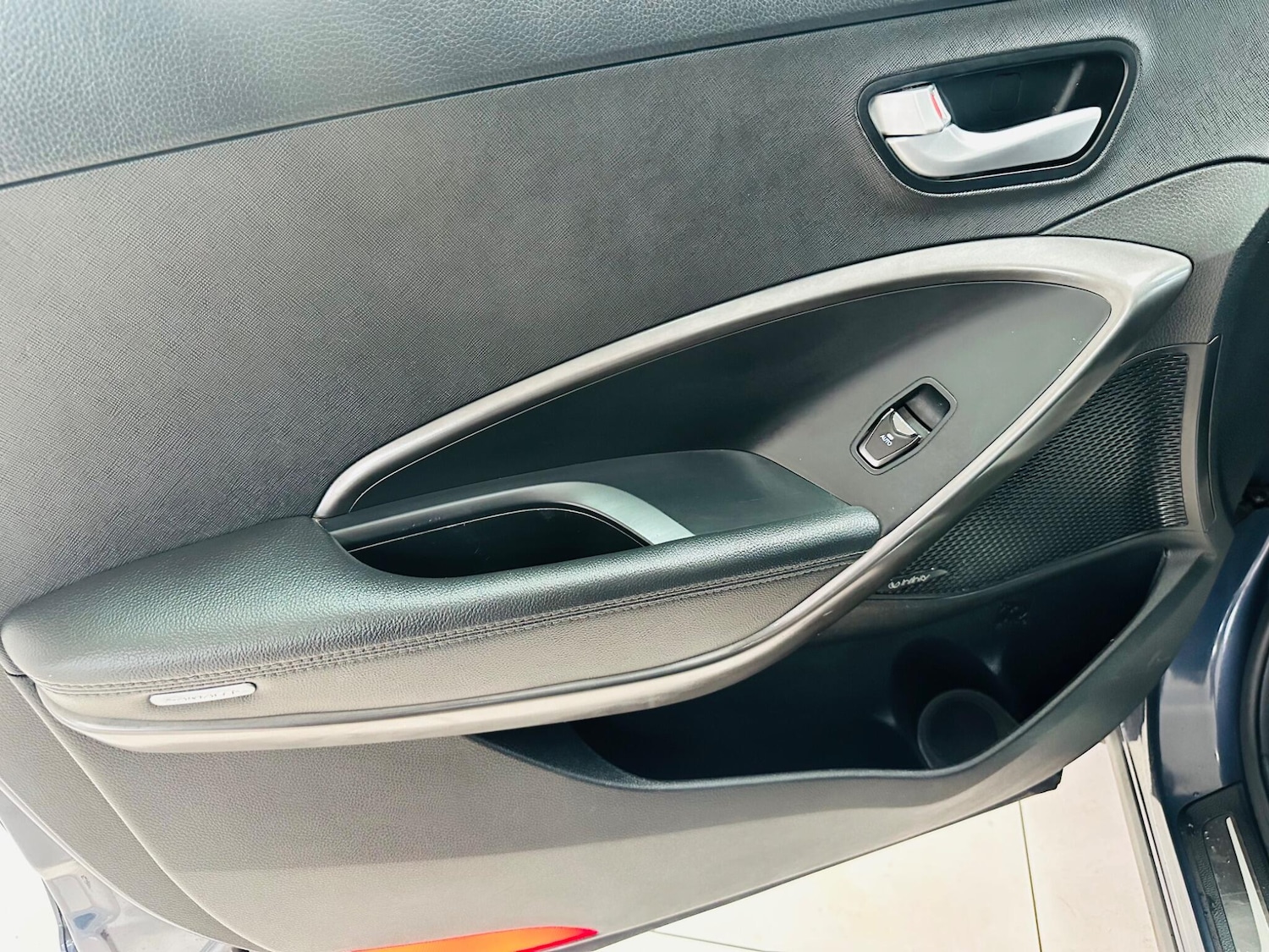 Used Hyundai Santa Fe 2018 for sale - 77769181: Photo 44