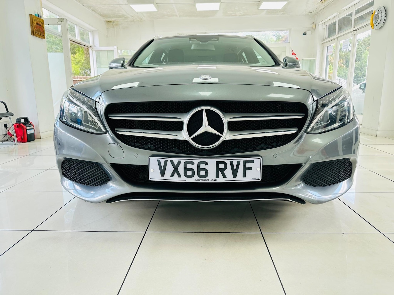 Used Mercedes-Benz C Class 2016 for sale - 76912818: Photo 2