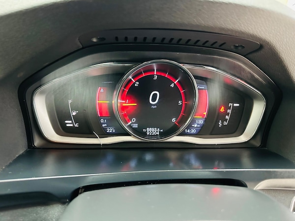 Used Volvo V60 2016 for sale - 76270971: Photo 4