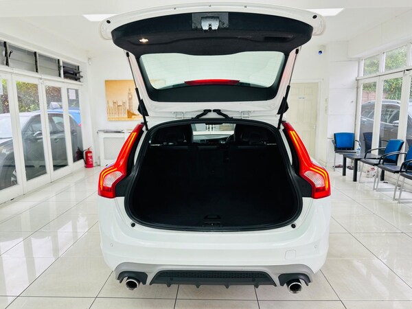 Used Volvo V60 2016 for sale - 76270971: Photo 8