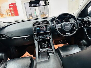 Used Jaguar F-Pace 2017 for sale - 77853747: Photo