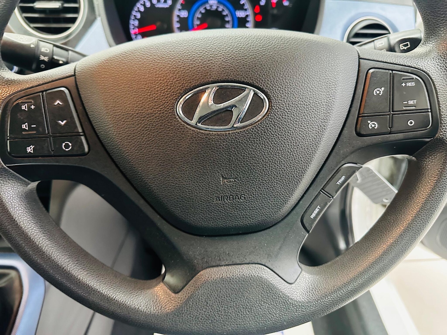 Used Hyundai i10 2015 for sale - 77611819: Photo 20