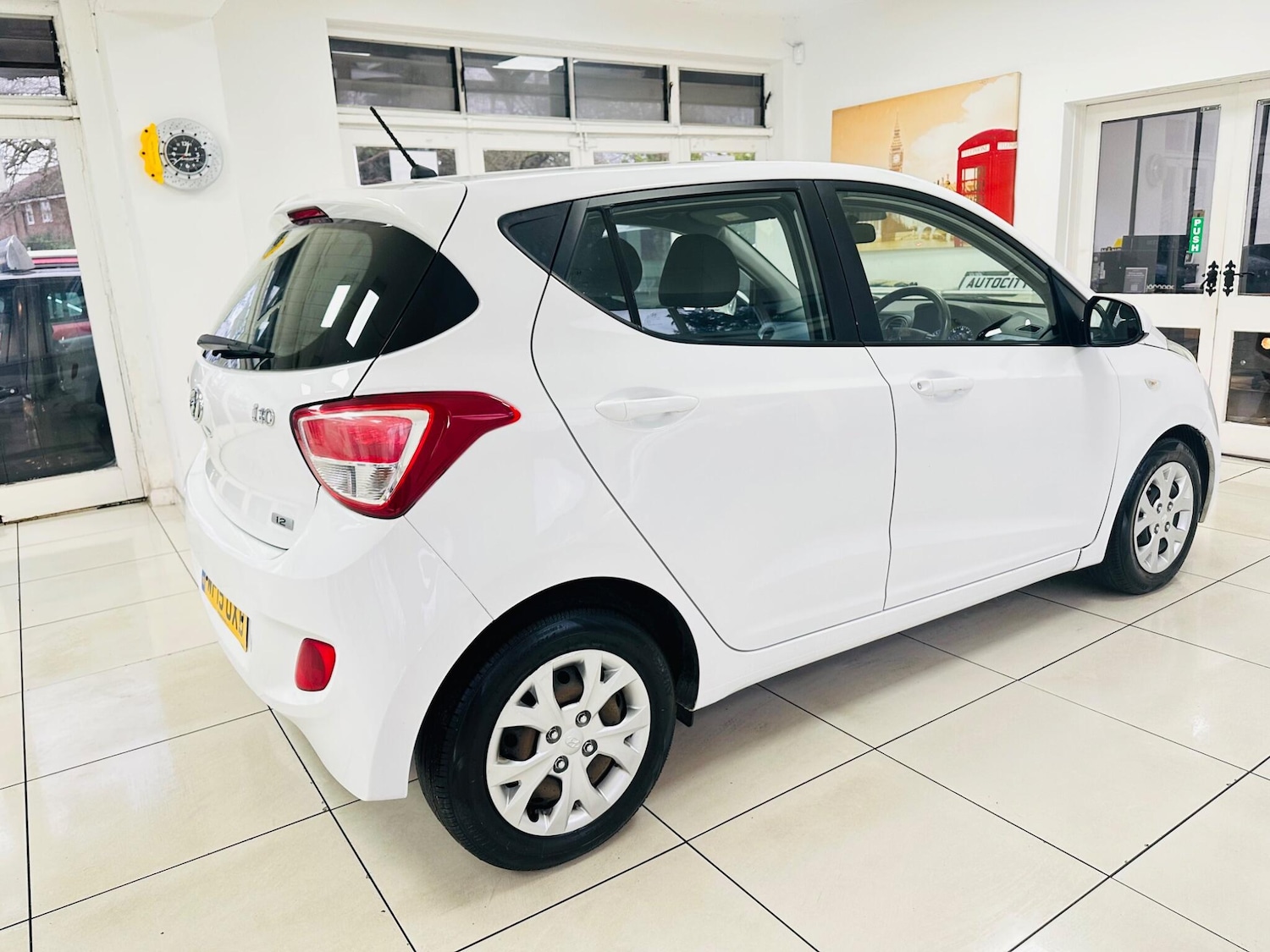 Used Hyundai i10 2015 for sale - 77611819: Photo 24