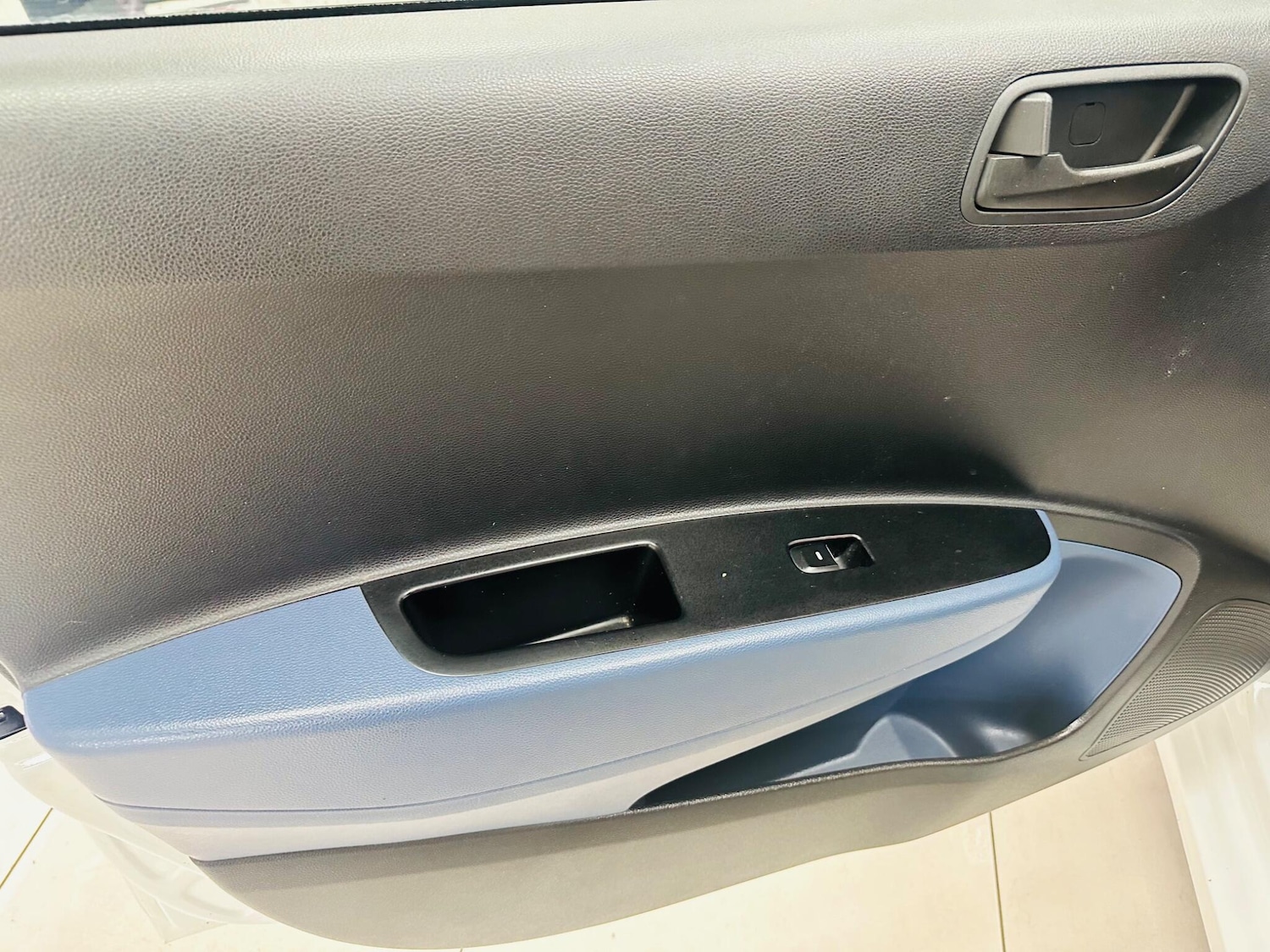 Used Hyundai i10 2015 for sale - 77611819: Photo 33