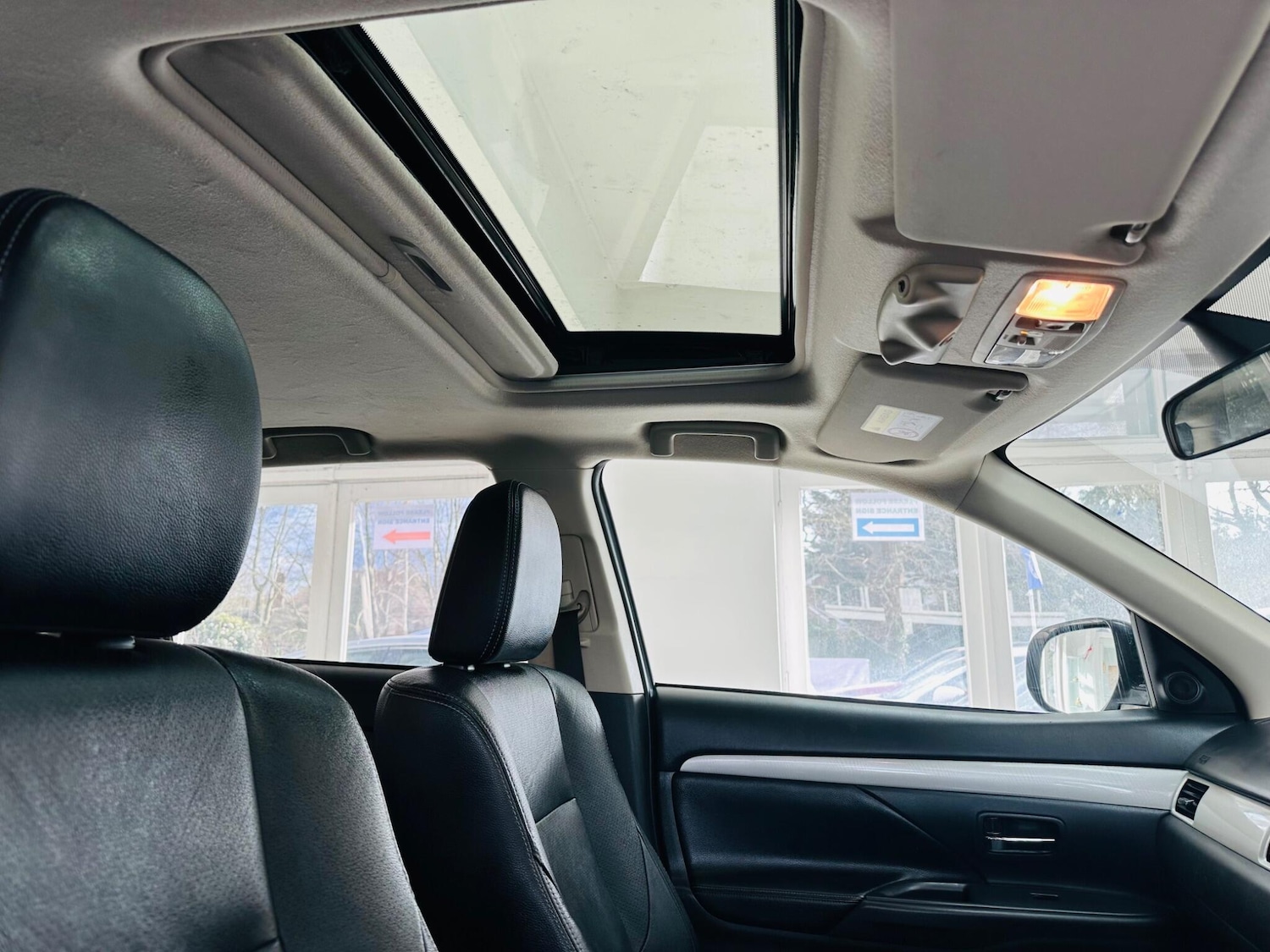 Used Mitsubishi Outlander 2015 for sale - 77824732: Photo 42