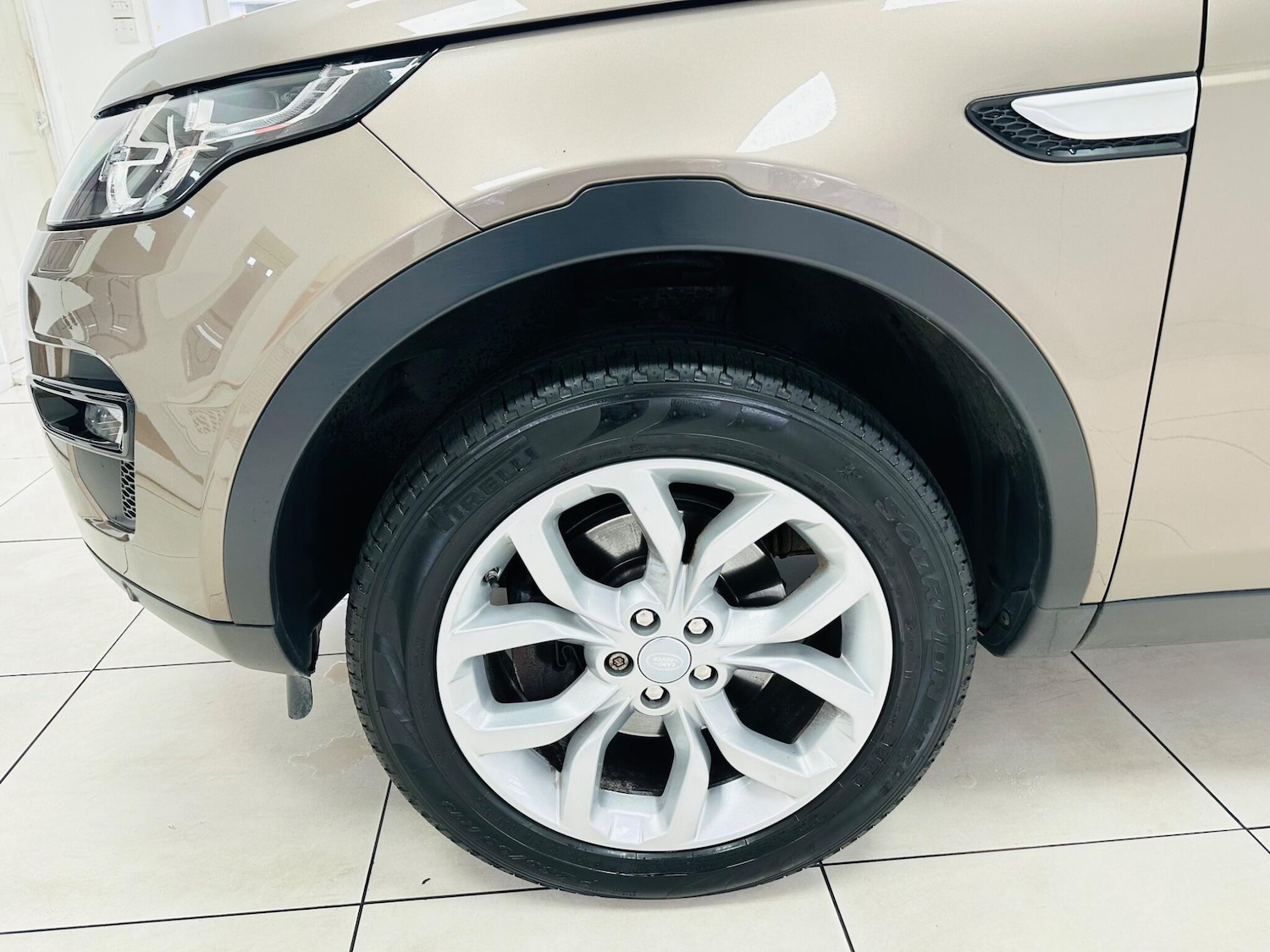 Used Land Rover Discovery Sport 2016 for sale - 76215171: Photo 12