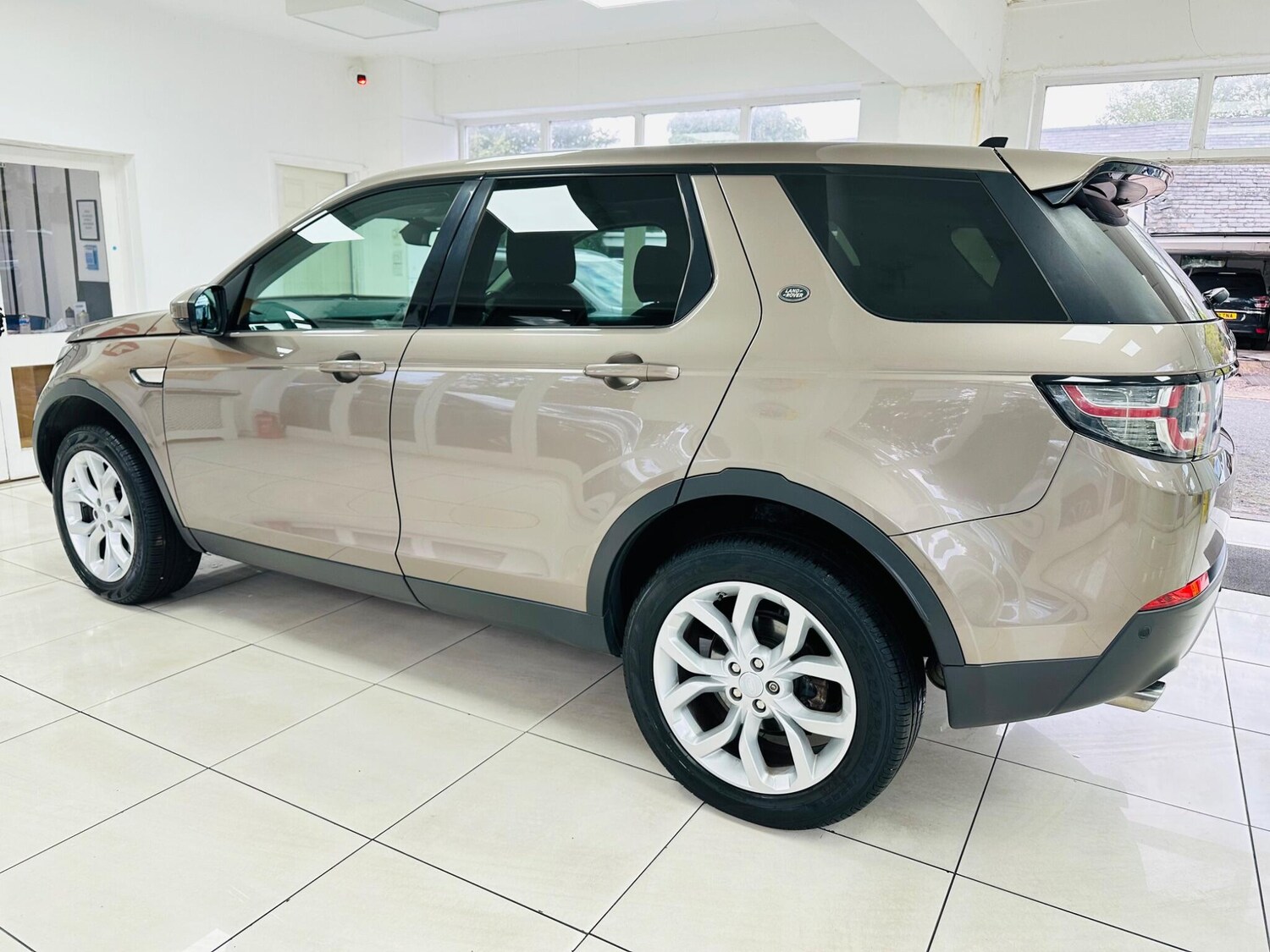 Used Land Rover Discovery Sport 2016 for sale - 76215171: Photo 19